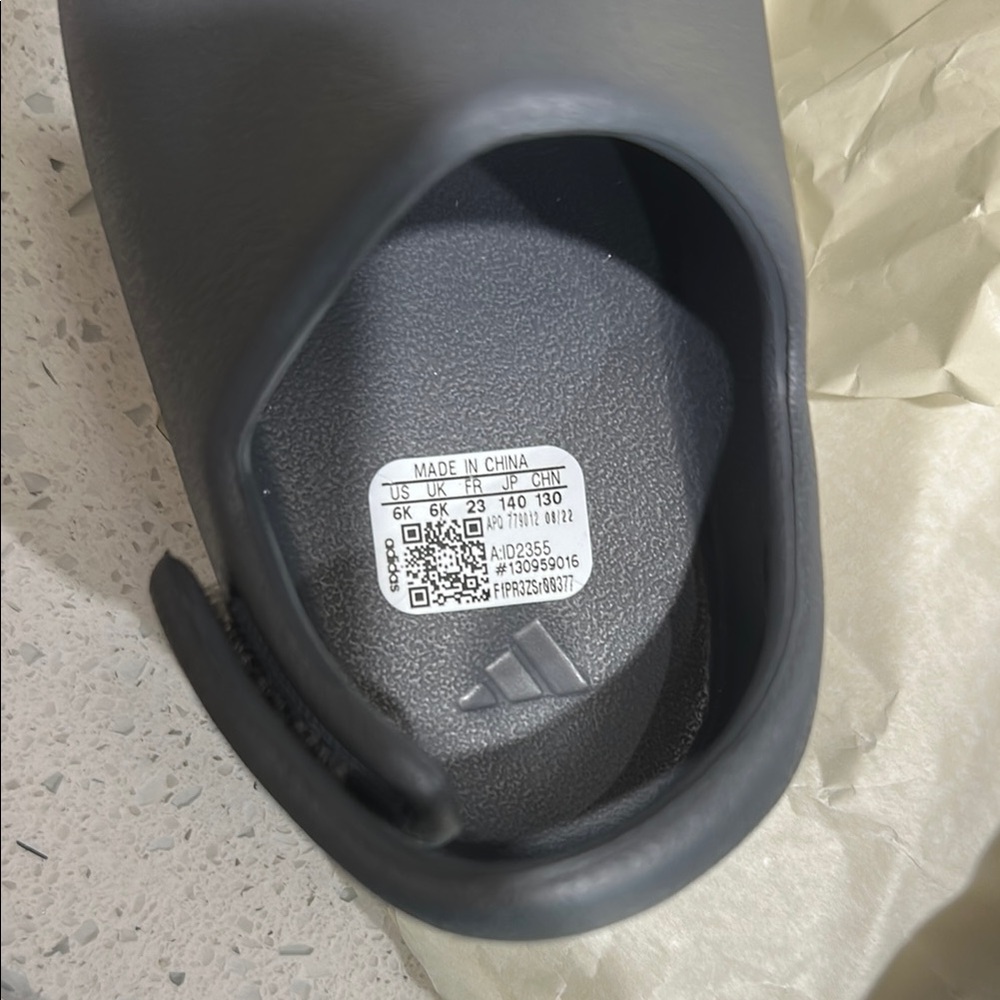 Yeezy Black Slippers with Molded Foam and Ventilation - Picture 7 of 7